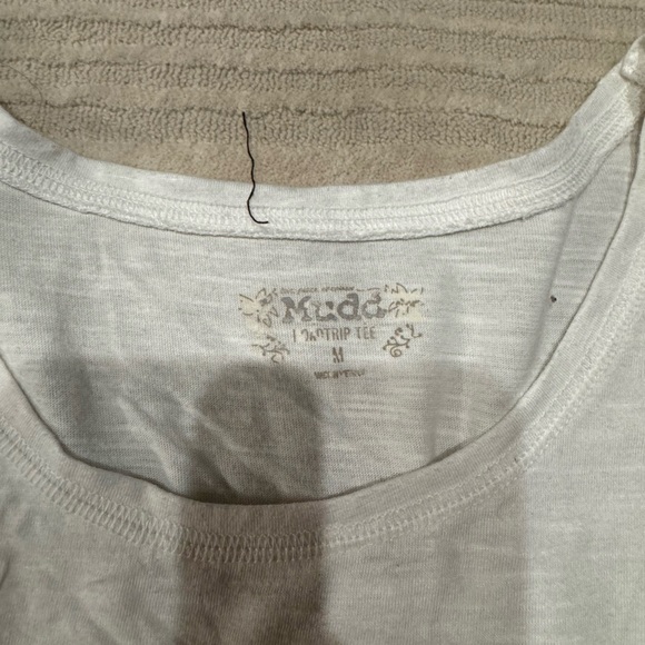 White t - Picture 3 of 3